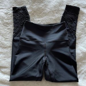 CELESTINE HIGH RISE LEGGING WITH LACE CONTRAST DETAIL XS